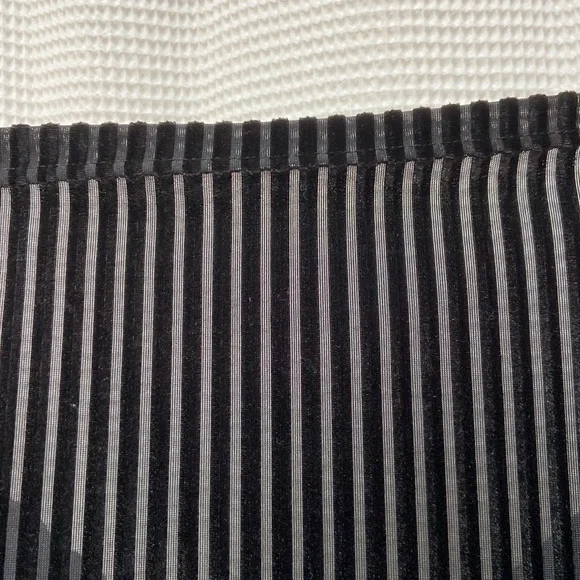 Women’s SHEIN polka dot mesh one-shoulder black velvet blouse. Size M. - Picture 10 of 13